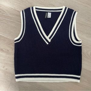 H&M Navy Blue and White Knit Sweater Vest